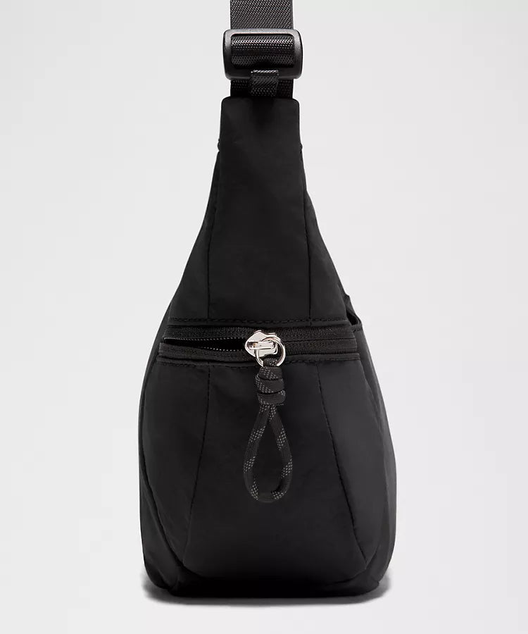 Lululemon Bolsa cruzada tipo slouchy 6L | Negro